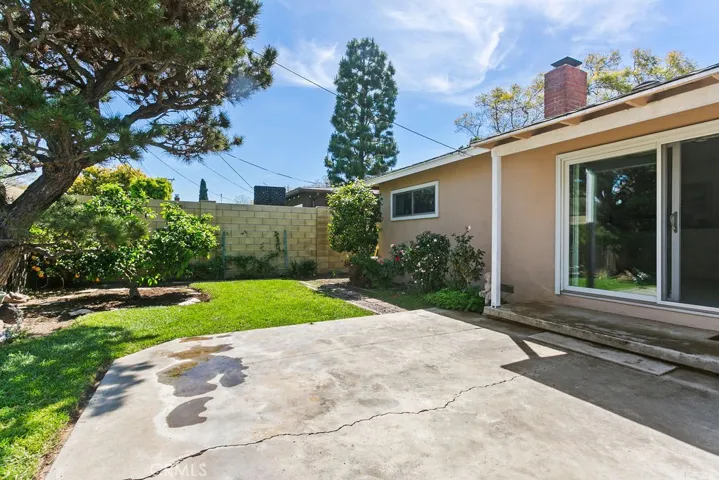 1019 Fairbrook Lane, Santa Ana, California 92706