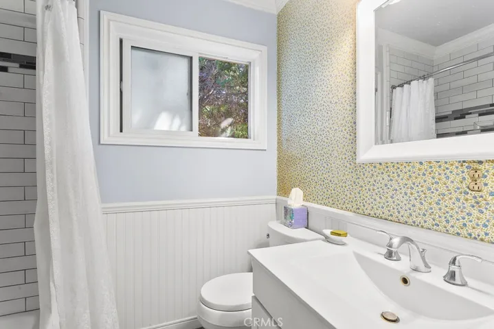 1019 Fairbrook Lane, Santa Ana, California 92706