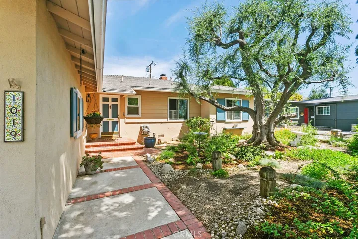 1019 Fairbrook Lane, Santa Ana, California 92706
