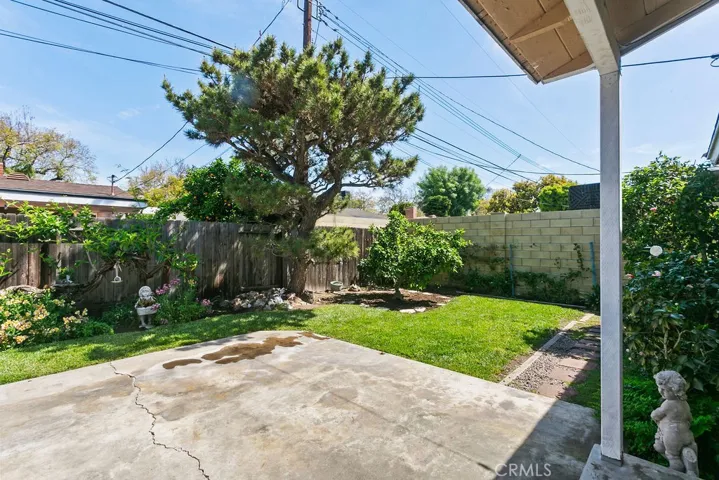 1019 Fairbrook Lane, Santa Ana, California 92706