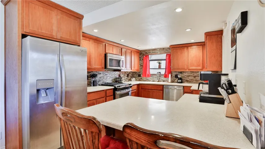 Kitchen Peninsula with Bar Seating