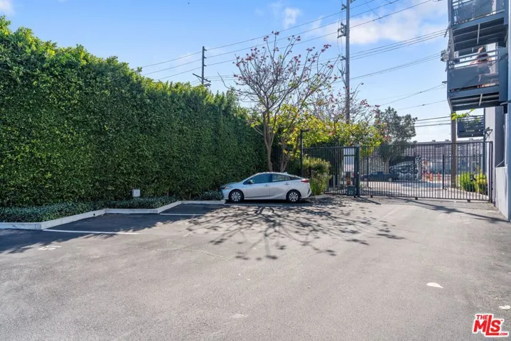 825 E 4th Street 109, Los Angeles, California 90013