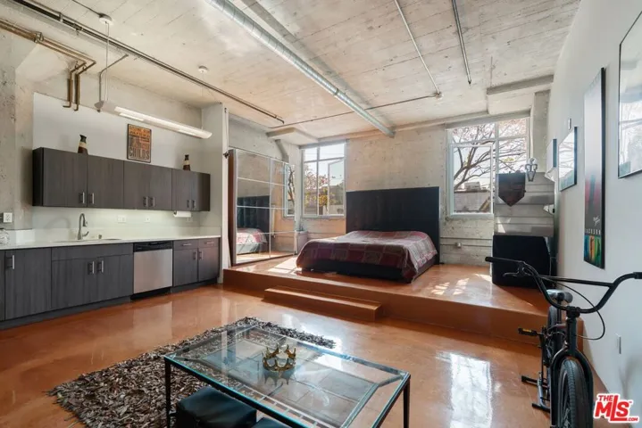 825 E 4th Street 109, Los Angeles, California 90013