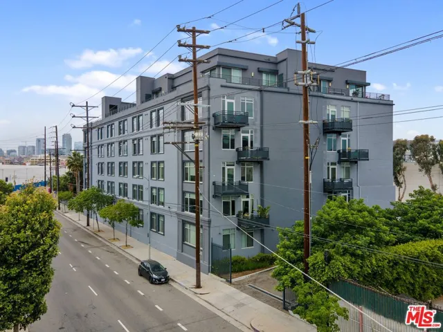 825 E 4th Street 109, Los Angeles, California 90013