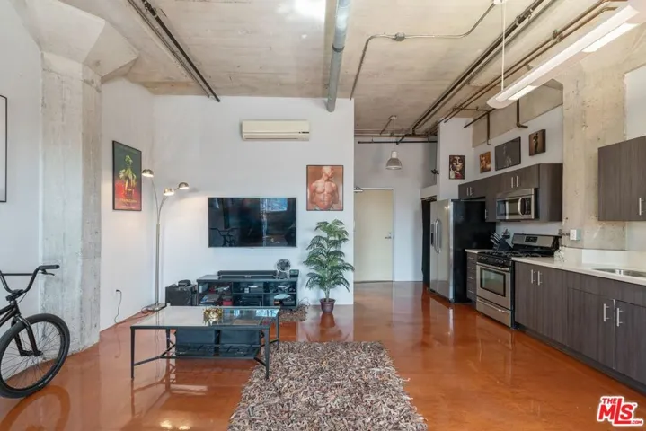 825 E 4th Street 109, Los Angeles, California 90013