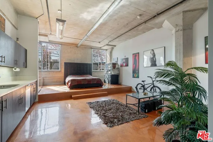 825 E 4th Street 109, Los Angeles, California 90013