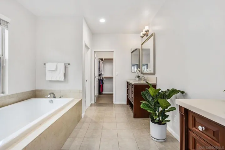 6736 Indio Way, San Diego, California 92126