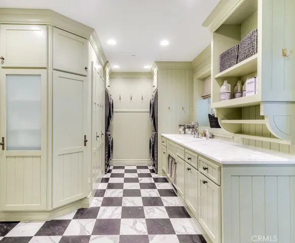 27 Burning Tree Circle, Newport Beach, California 92660