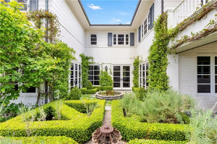 27 Burning Tree Circle, Newport Beach, California 92660