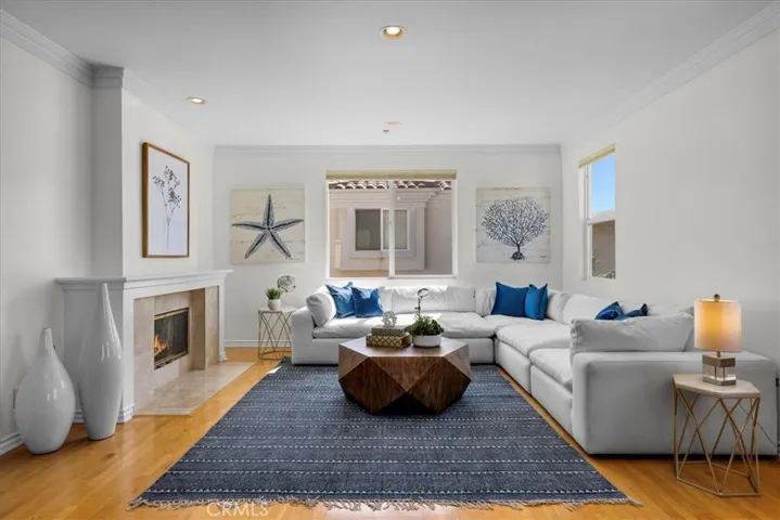 716 N Guadalupe Avenue B, Redondo Beach, California 90277