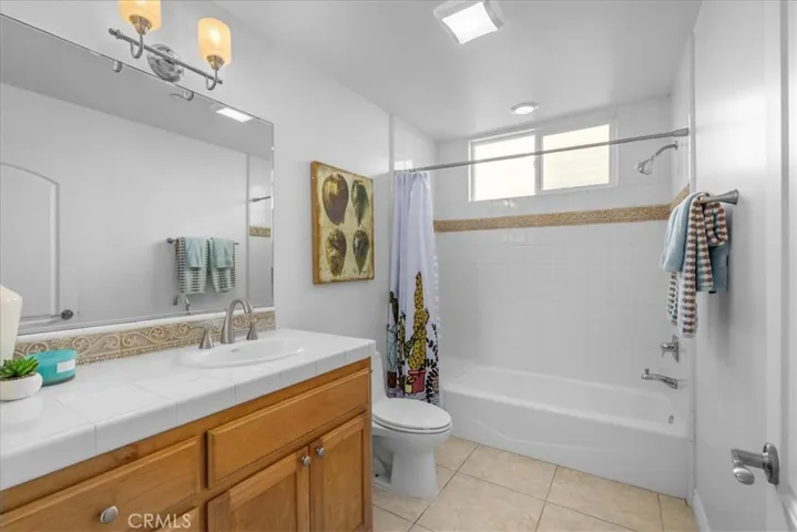 716 N Guadalupe Avenue B, Redondo Beach, California 90277