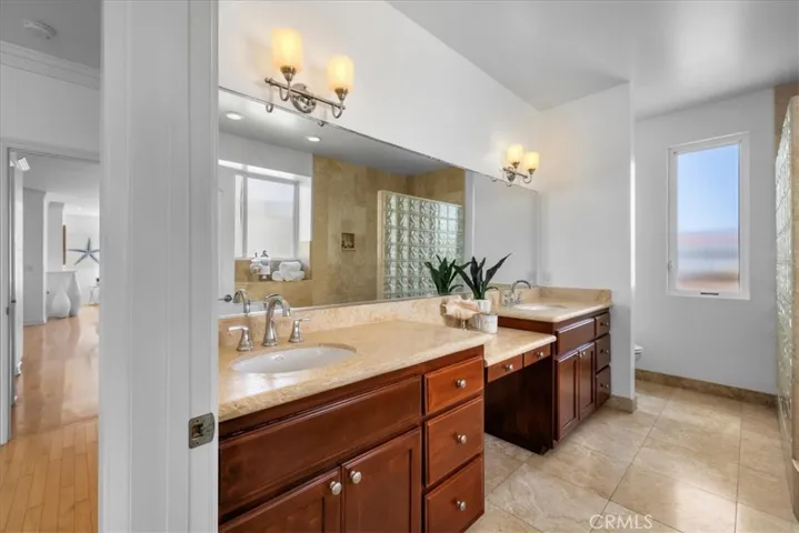 716 N Guadalupe Avenue B, Redondo Beach, California 90277