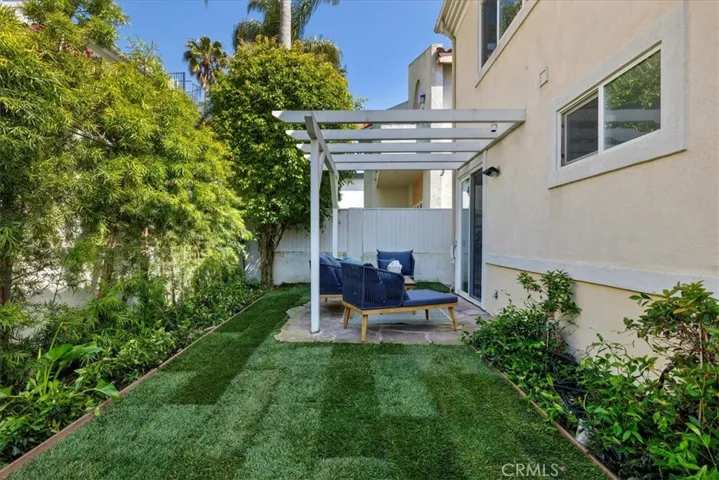 716 N Guadalupe Avenue B, Redondo Beach, California 90277