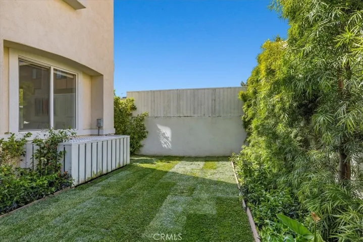 716 N Guadalupe Avenue B, Redondo Beach, California 90277