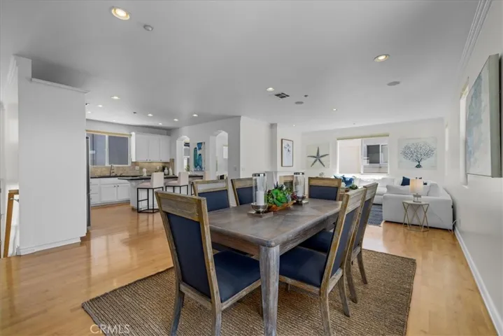 716 N Guadalupe Avenue B, Redondo Beach, California 90277
