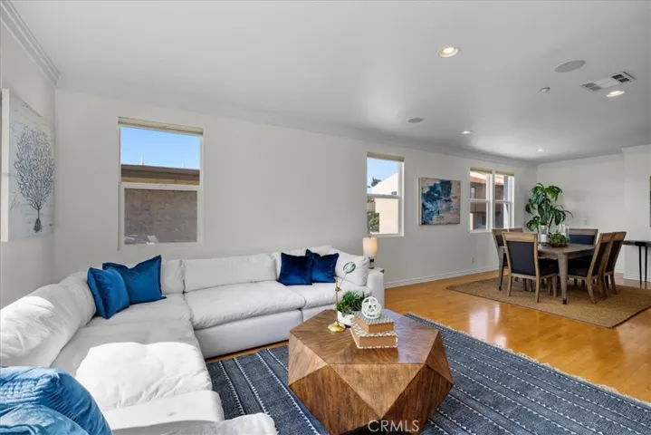 716 N Guadalupe Avenue B, Redondo Beach, California 90277