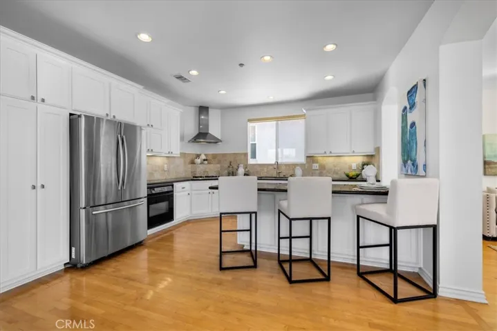 716 N Guadalupe Avenue B, Redondo Beach, California 90277