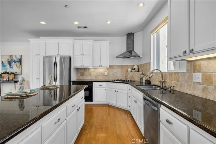 716 N Guadalupe Avenue B, Redondo Beach, California 90277