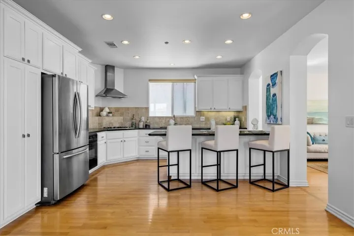 716 N Guadalupe Avenue B, Redondo Beach, California 90277