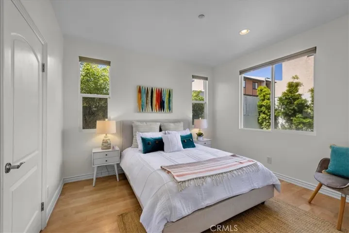 716 N Guadalupe Avenue B, Redondo Beach, California 90277