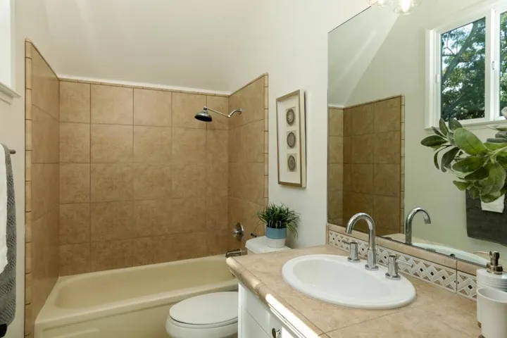 45 Woods Lane, Los Altos, California 94024