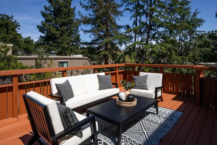 45 Woods Lane, Los Altos, California 94024