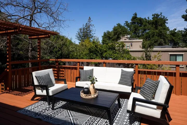 45 Woods Lane, Los Altos, California 94024