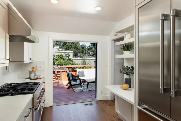 45 Woods Lane, Los Altos, California 94024