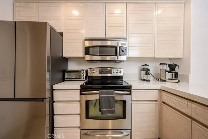 2233 Martin 222, Irvine, California 92612