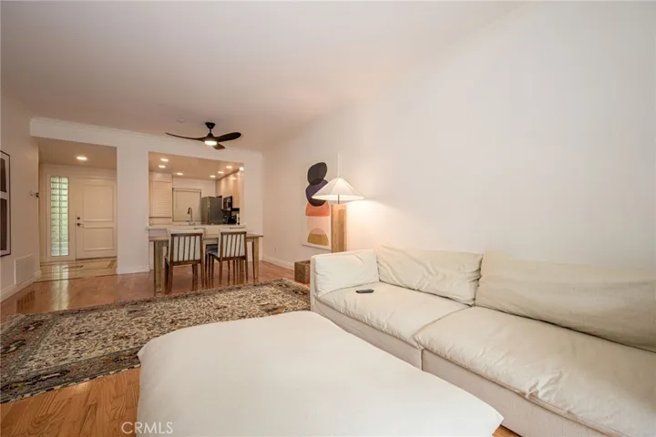 2233 Martin 222, Irvine, California 92612