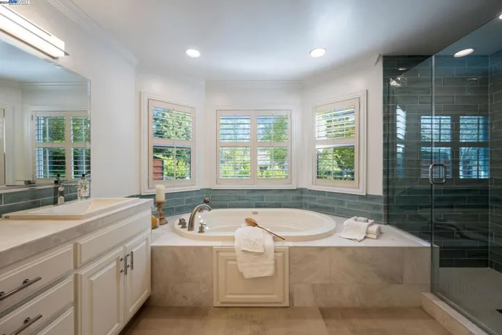 24 Crest Estate Dr, Alamo, California 94507