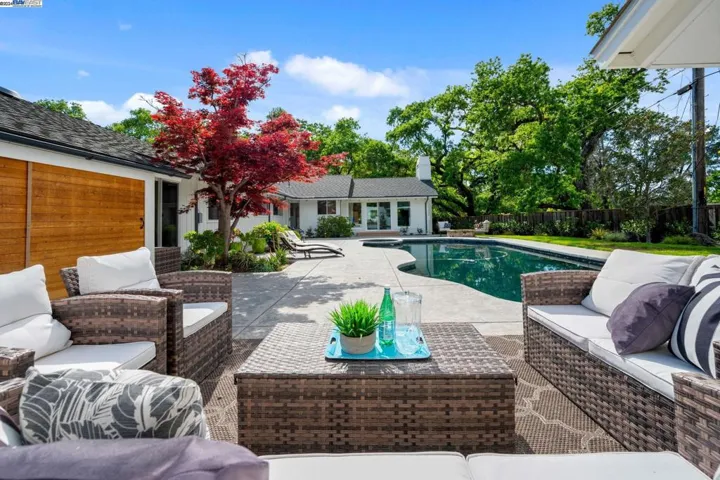 24 Crest Estate Dr, Alamo, California 94507