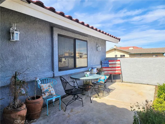 14502 Rivers Edge Road, Helendale, California 92342