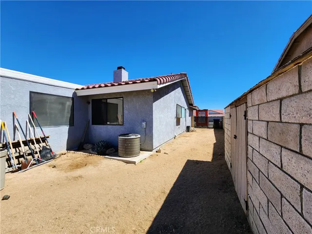 14502 Rivers Edge Road, Helendale, California 92342