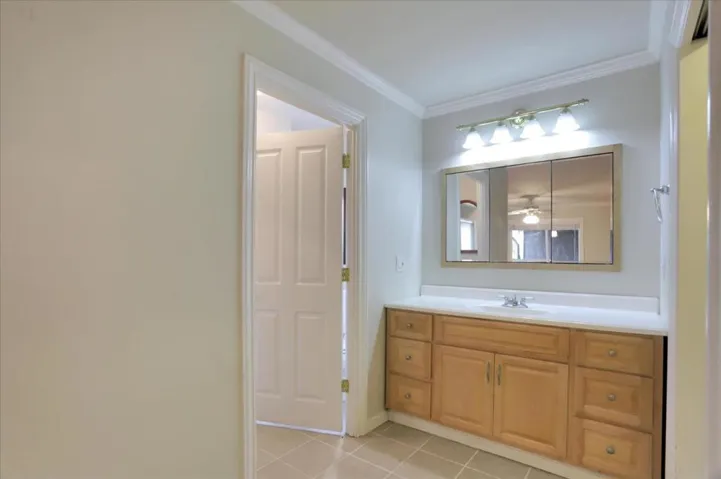 182 Elm Drive, Hollister, California 95023