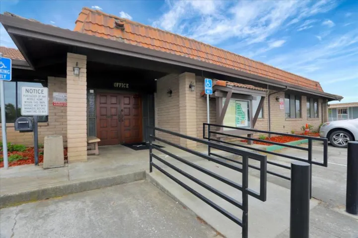 182 Elm Drive, Hollister, California 95023