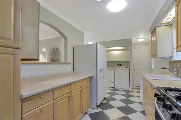 182 Elm Drive, Hollister, California 95023