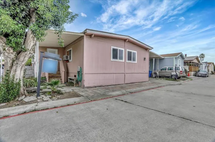 182 Elm Drive, Hollister, California 95023
