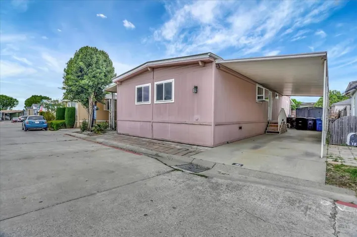 182 Elm Drive, Hollister, California 95023