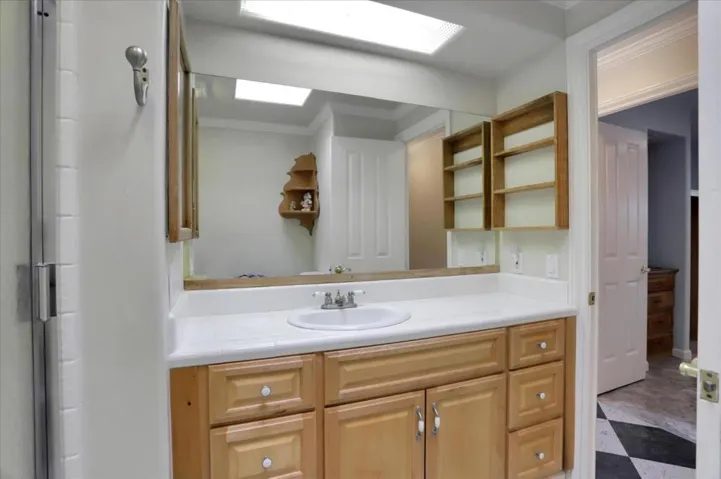 182 Elm Drive, Hollister, California 95023