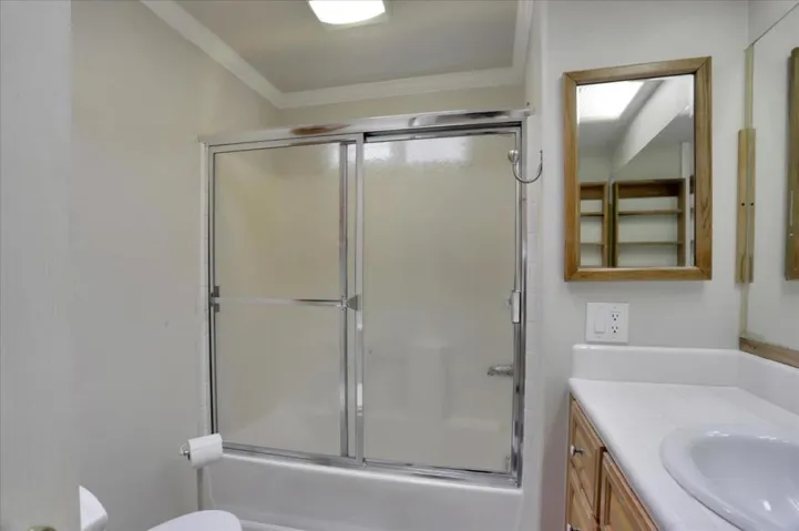 182 Elm Drive, Hollister, California 95023