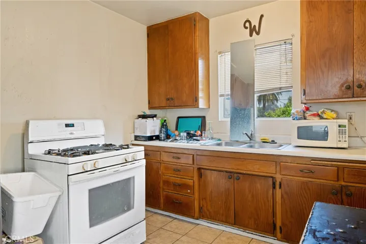 Unit 4 Kitchen