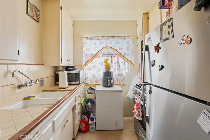 Unit 1 Kitchen