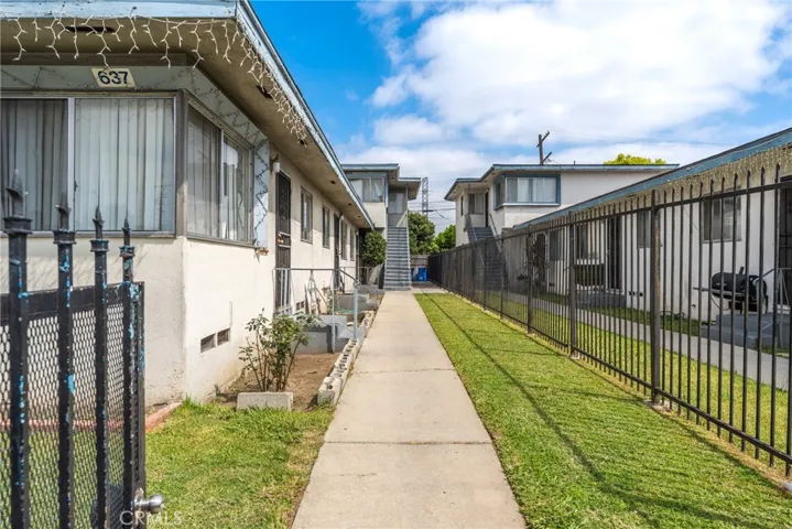 Walkway to unit entrances