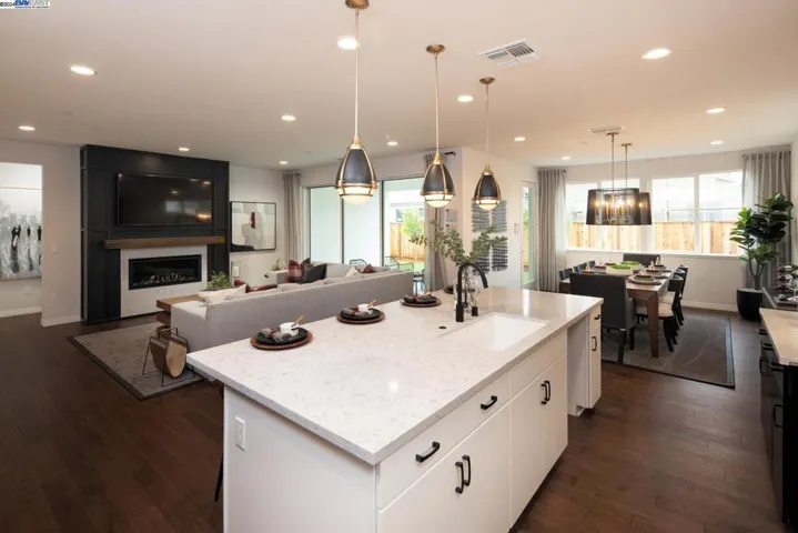 2017 Flapjack Way, Santa Rosa, California 95407