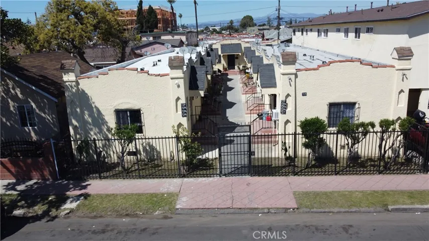 725 W 77th Street, Los Angeles, California 90044