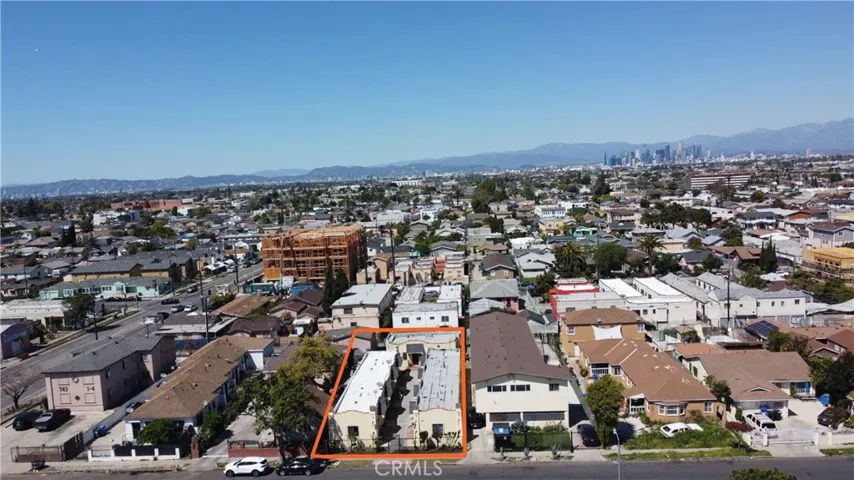725 W 77th Street, Los Angeles, California 90044