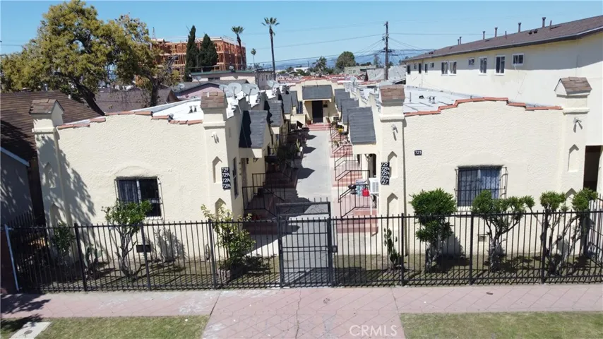 725 W 77th Street, Los Angeles, California 90044