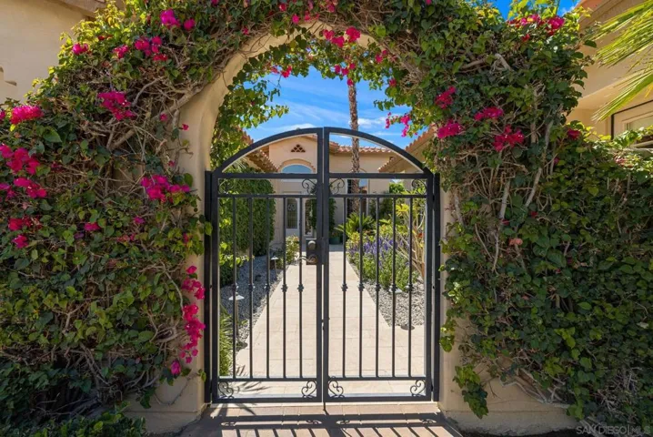 48585 Capistrano Way, La Quinta, California 92253