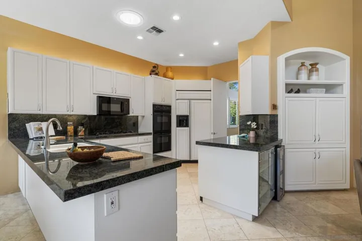 48585 Capistrano Way, La Quinta, California 92253
